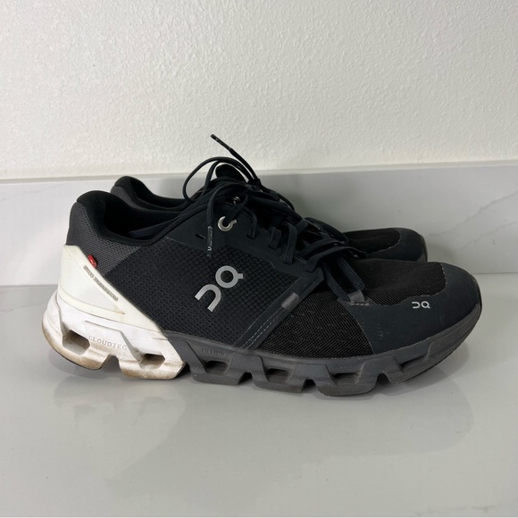 On Mens Cloudflyer Performance Running Training Shoes Black